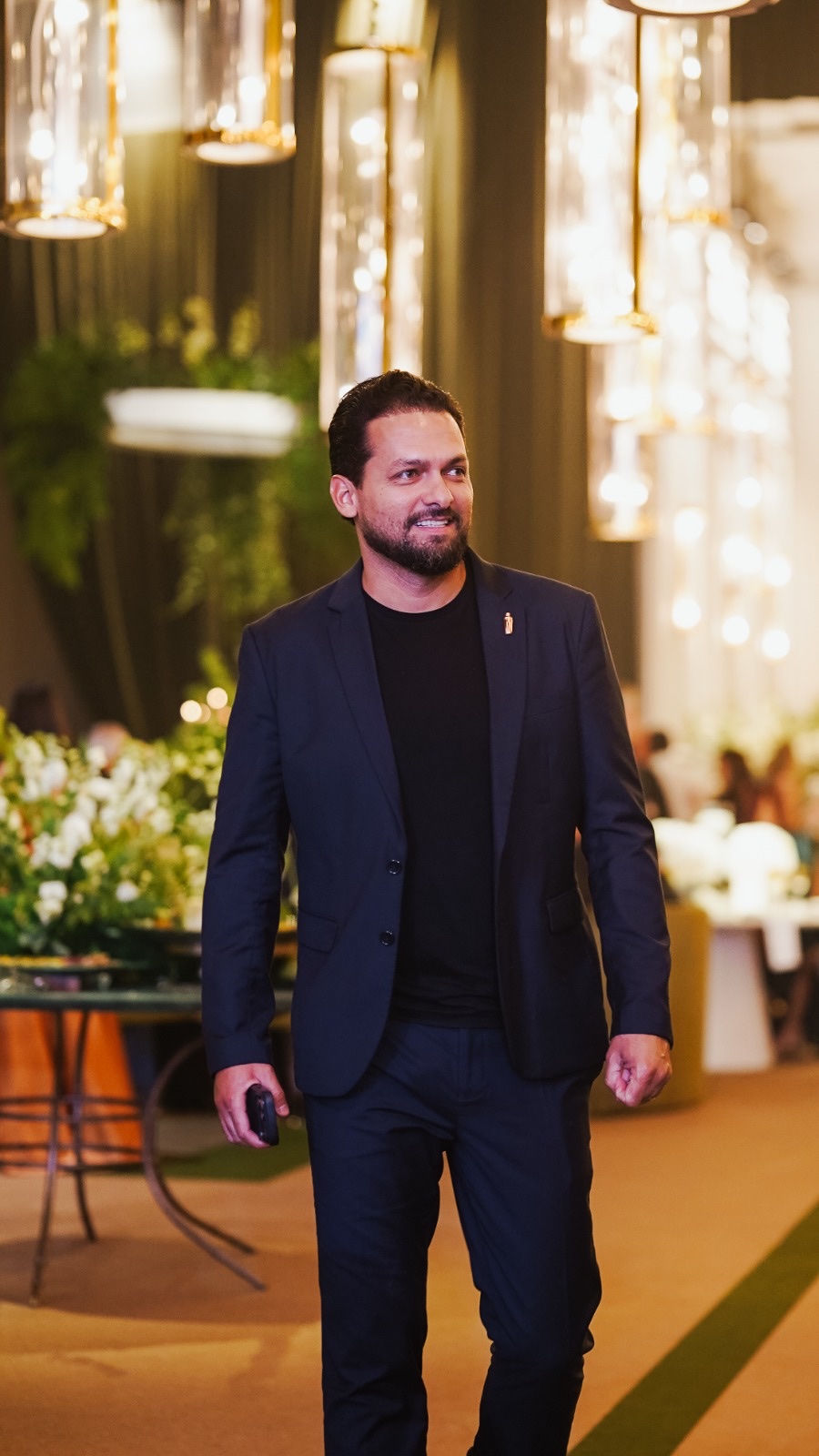 Janison Tavares, fundador e mixologista da Pro Coquetéis, em um evento da casa